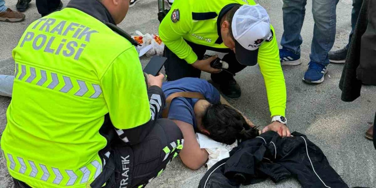 Motosiklet Sürücüsü De, Çarptığı Yaya Savruldu