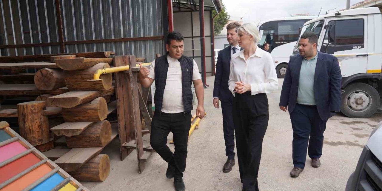Başkan Subaşı, Atölye Birimlerindeki Çalışanları Ziyaret Etti