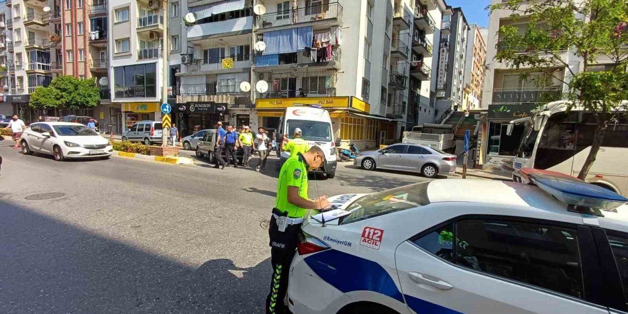 Motosikletle Otomobil Çarpıştı: 1 Yaralı