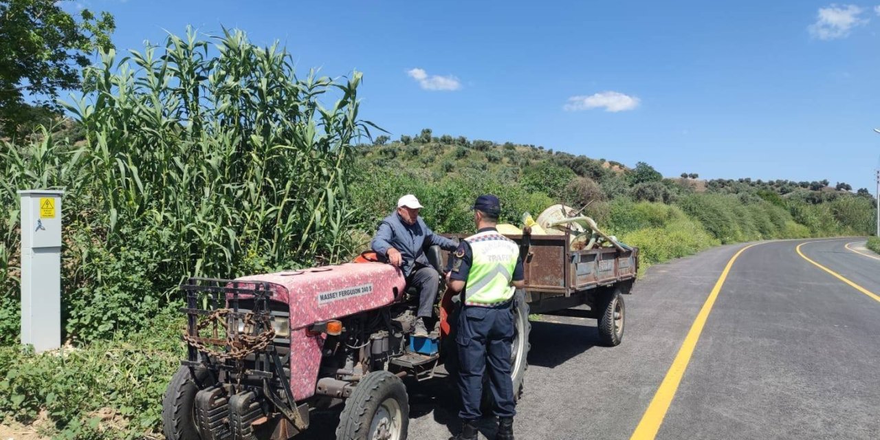 Aydın’da Traktör Sürücüleri Bilgilendirdi