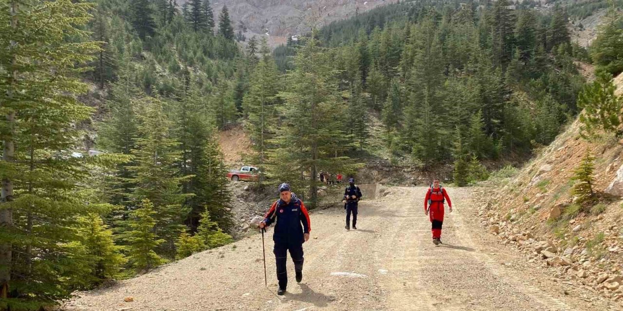 Dağda Kaybolan Emekli Öğretim Üyesini Arama Çalışmaları 10’uncu Gününde Devam Ediyor
