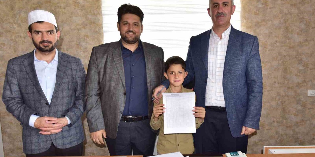 Ahlat’ta ‘Örgün Eğitimle Birlikte Hafızlık Projesi’ Başladı