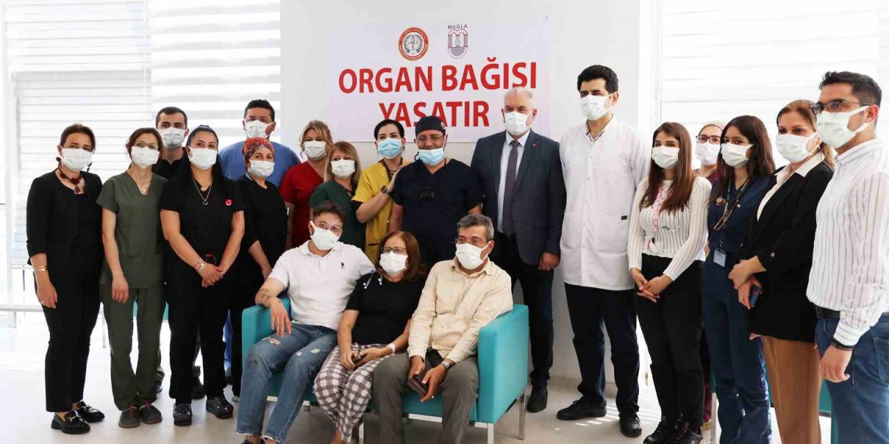 28 Yıl Önce Sevgisini, Şimdi De Böbreğini Verdi