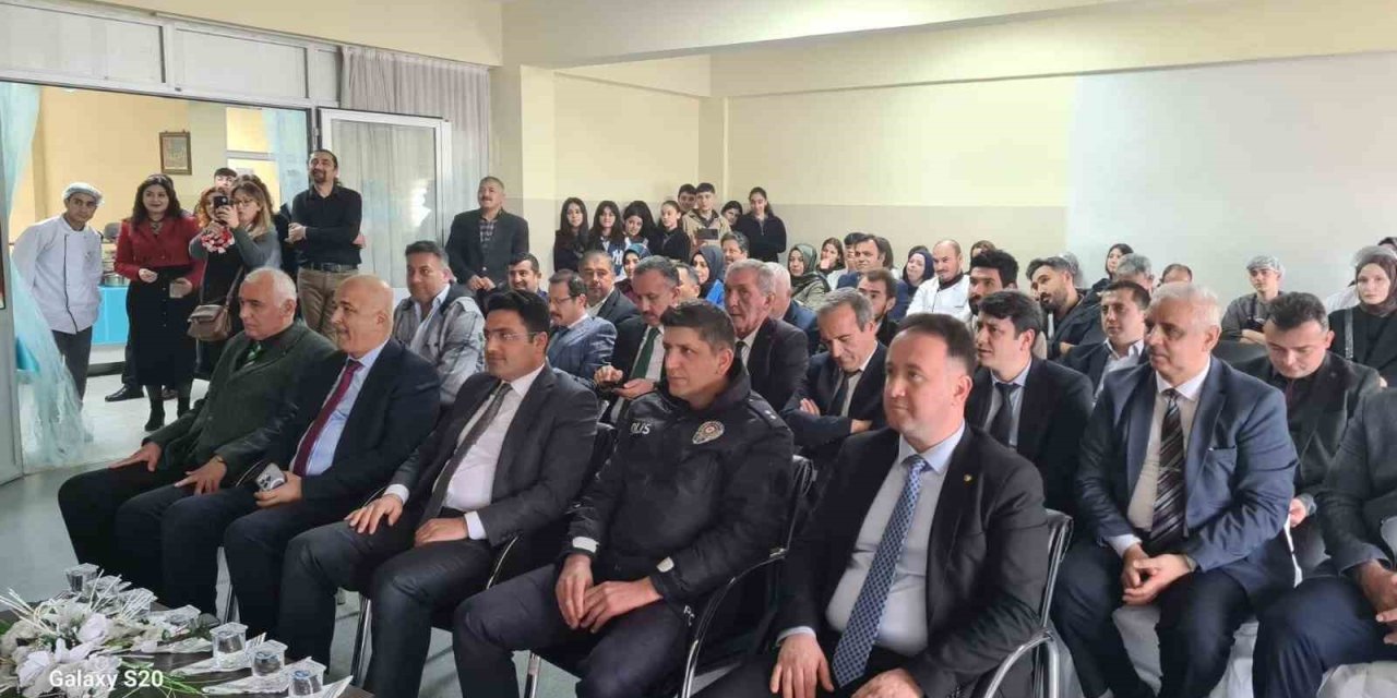 Alaplı’da Turizm Haftası’nı Öğrenciler Kutladı