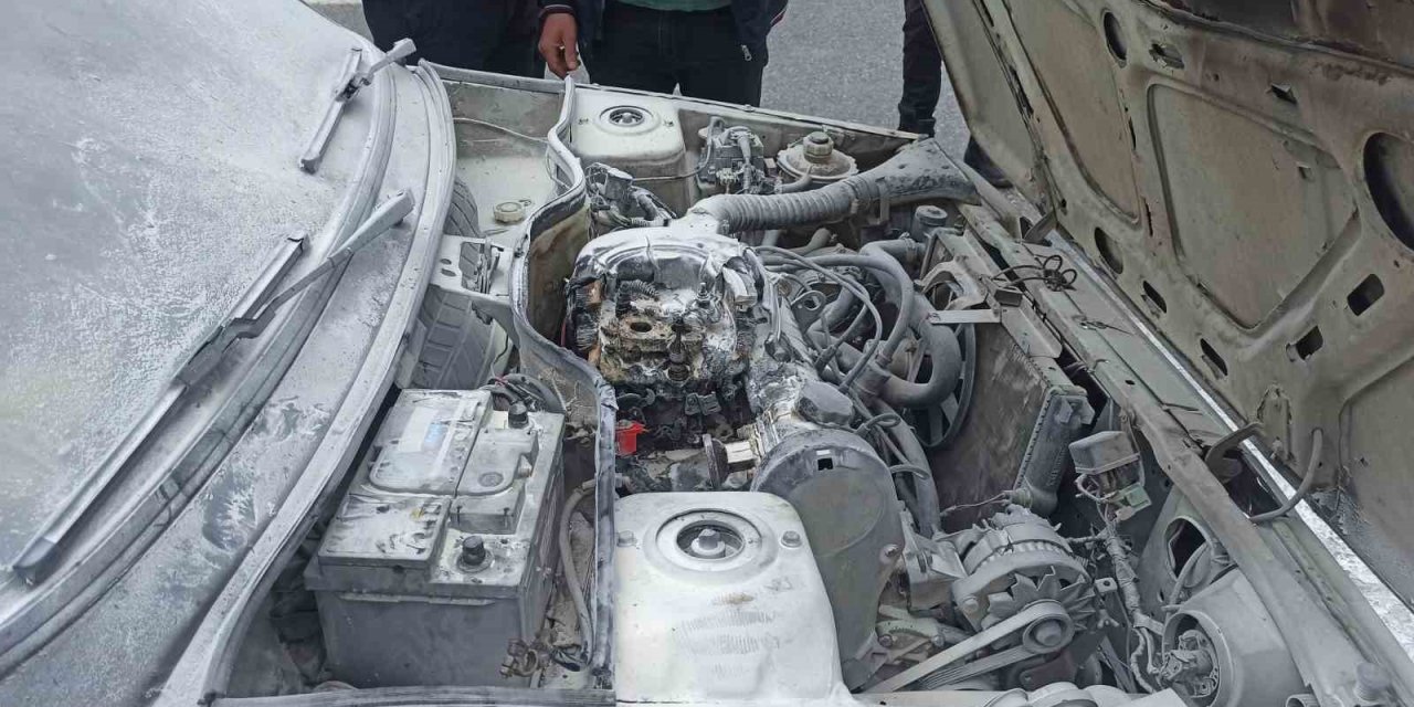 Hareket Halindeki Otomobilde Yangın Çıktı