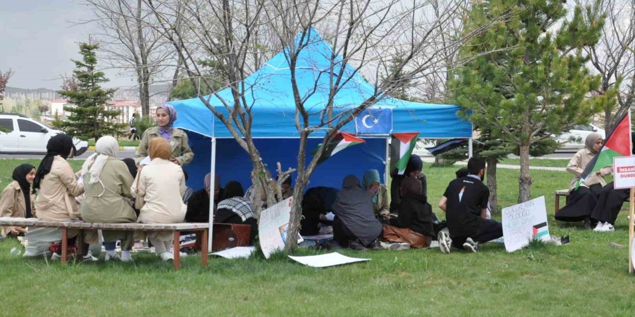 Kars’ta Üniversite Öğrencileri İsrail Zulmüne Karşı Eylem Başlattı