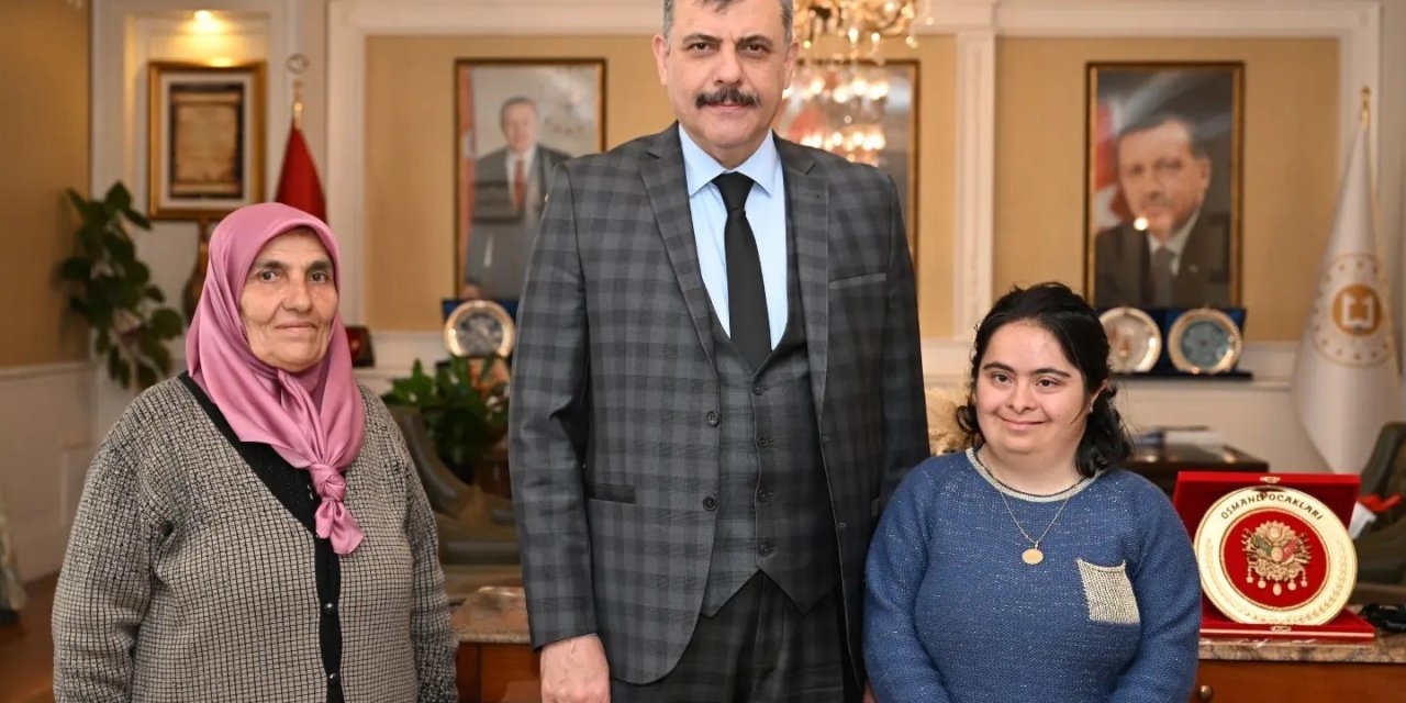 Vali Çiftçi, Sosyal Medya Takipçisi Kısmet Pala’yı Makamında Ağırladı