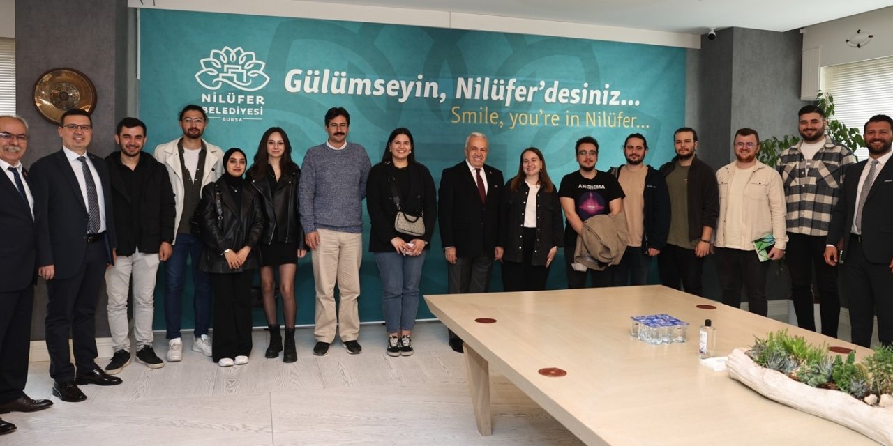 Başkan Şadi Özdemir’den Gençlere  ’yanınızdayız’ Mesajı