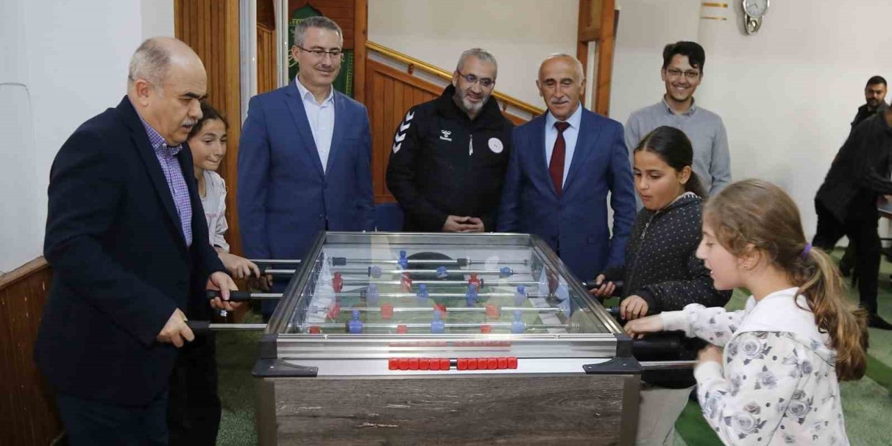 Vali Dağlı: “Amacımız Gençlerimizi Geleceğe Daha İyi Hazırlamak”