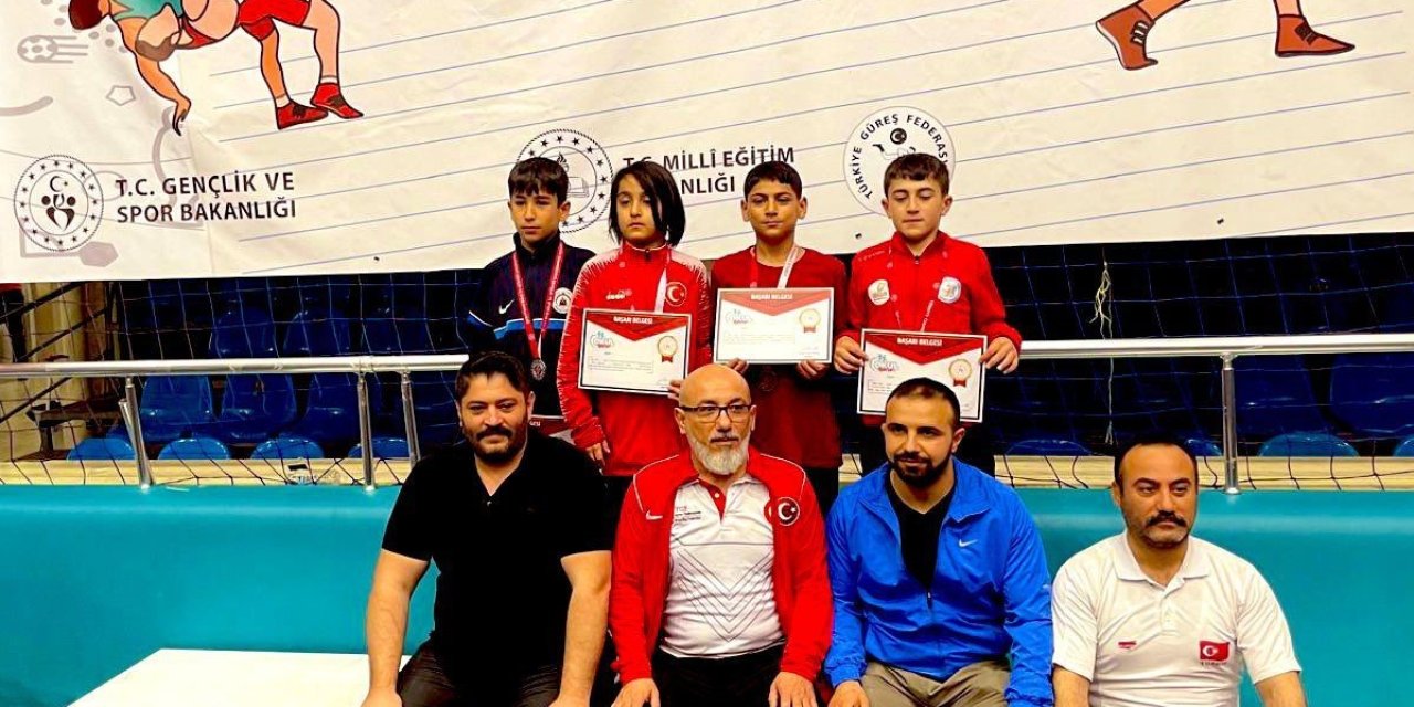 Elazığlı Güreşçiden Türkiye 3.’lüğü