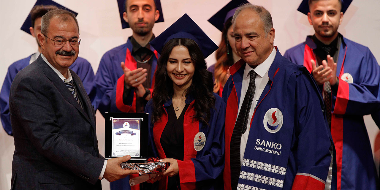 SANKO Üniversitesi SHMYO’da mezuniyet coşkusu