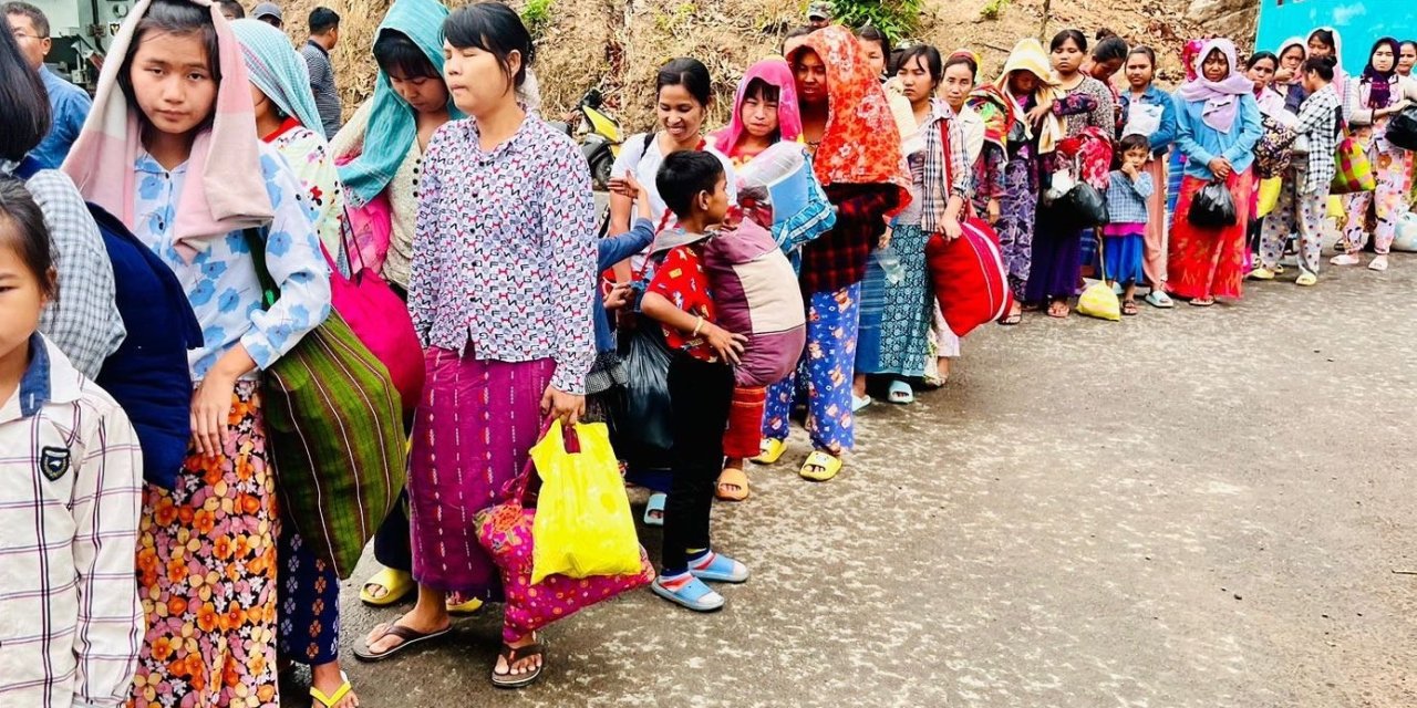 Hindistan’da 38 Myanmarlı Göçmen Sınır Dışı Edildi