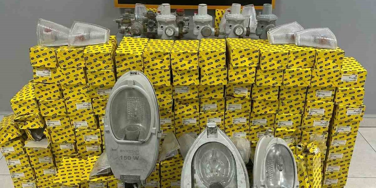 Hatay’da Araç Farı Çala Şahıs Yakalandı