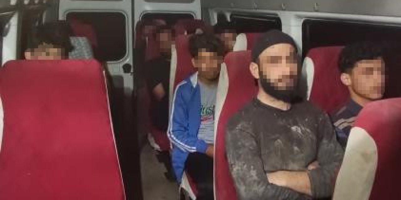 Hatay’da 11 Kaçak Göçmen Minibüste Yakalandı