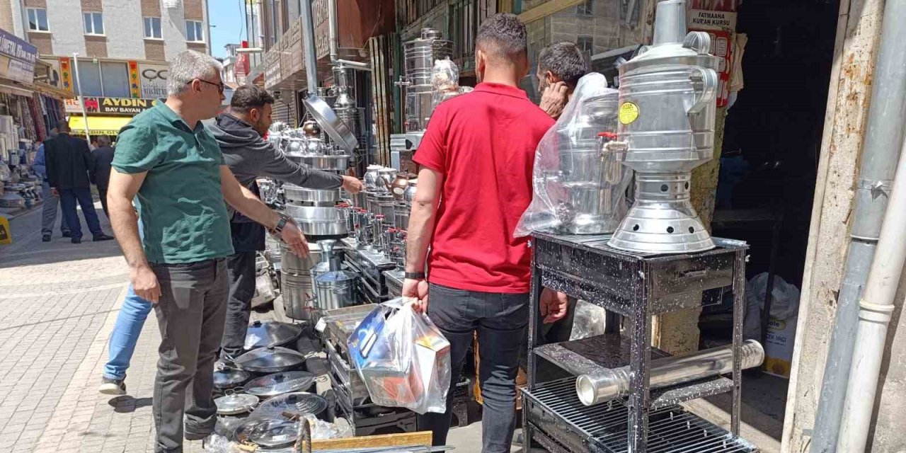 Van’da Mangal Ve Semaver Satışları Arttı