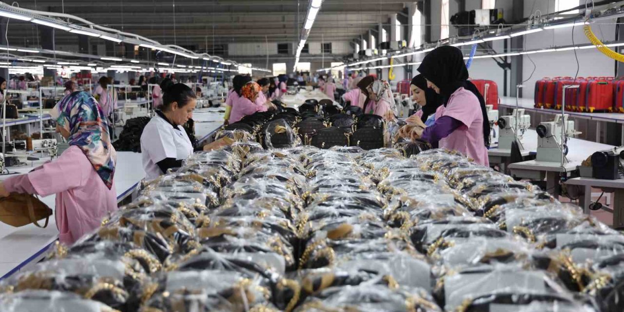 Türkiye’nin En Büyüğü: Üretilen Çantalar 26 Ülkeye İhraç Ediliyor