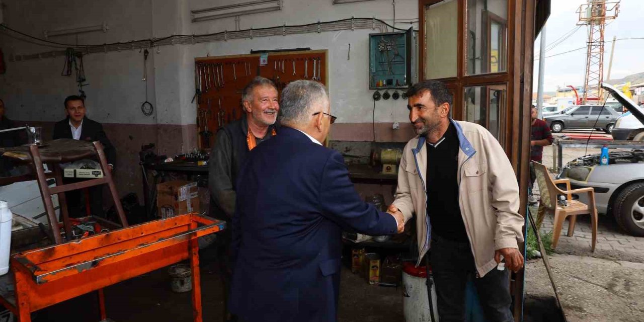 Başkan Büyükkılıç, Pınarbaşı Sanayi Esnafı İle Kucaklaştı
