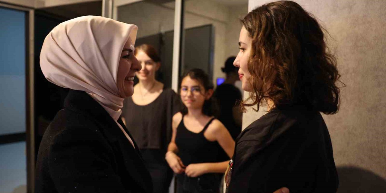 Bakan Göktaş’tan Şehit Kızına Ziyaret