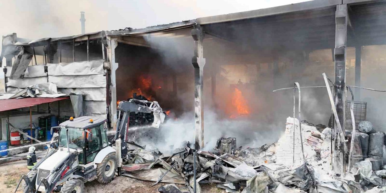 Atık Yağ Geri Dönüşüm Fabrikası Alev Alev Yandı