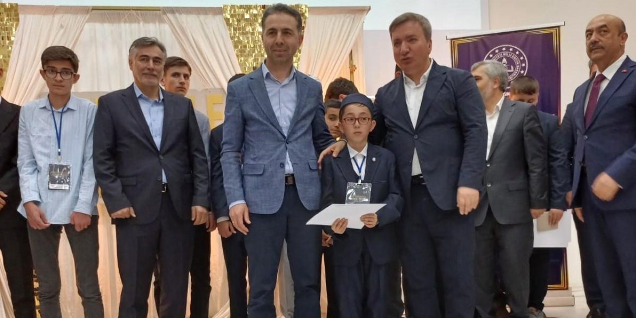 Erzurumlu Minik Hafız Bölge Birincisi Oldu