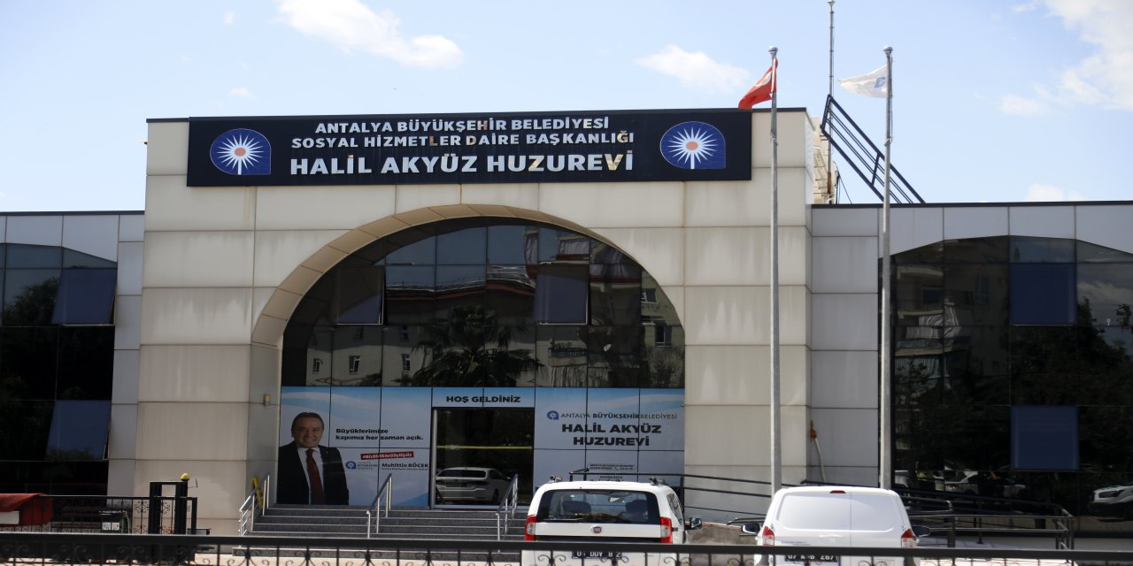 Huzurevinde bıçaklı saldırı: 2 ölü, 1 yaralı