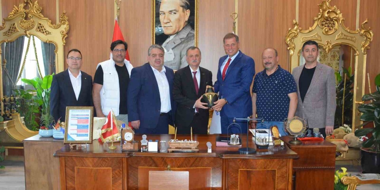 Manisa Ticaret Borsası’ndan Yunusemre Ve Şehzadeler’e ’hayırlı Olsun’ Ziyareti