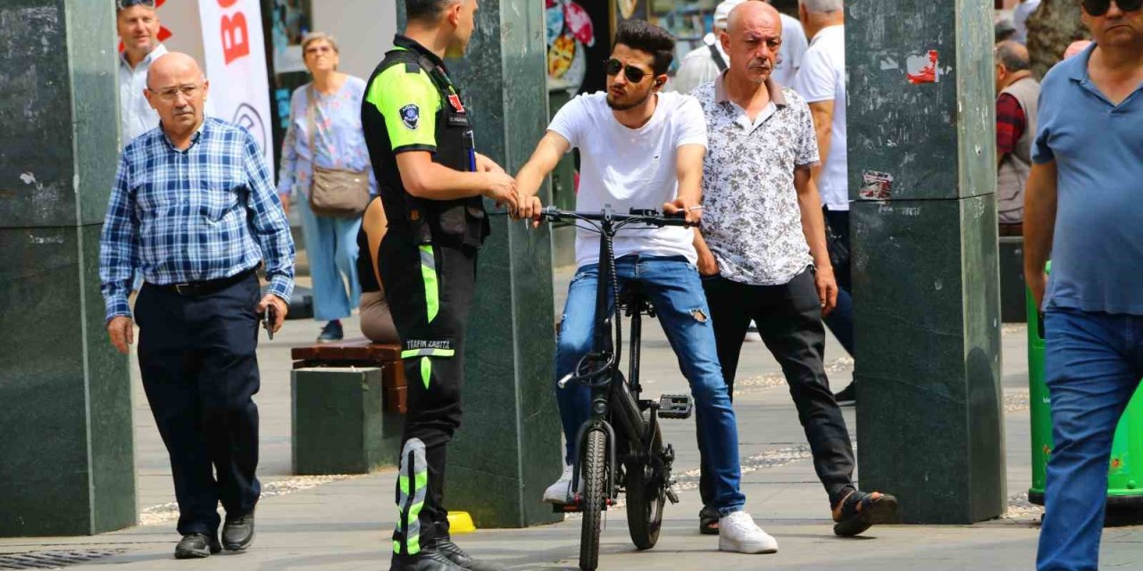 Yaya Yolunu İşgal Eden Motosiklet, Scooter Ve Araçlar 7/24 Denetleniyor