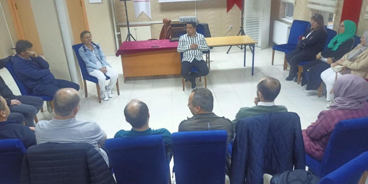 Müdür Güven, Türk Dili Ve Edebiyatı Öğretmenleriyle Buluştu