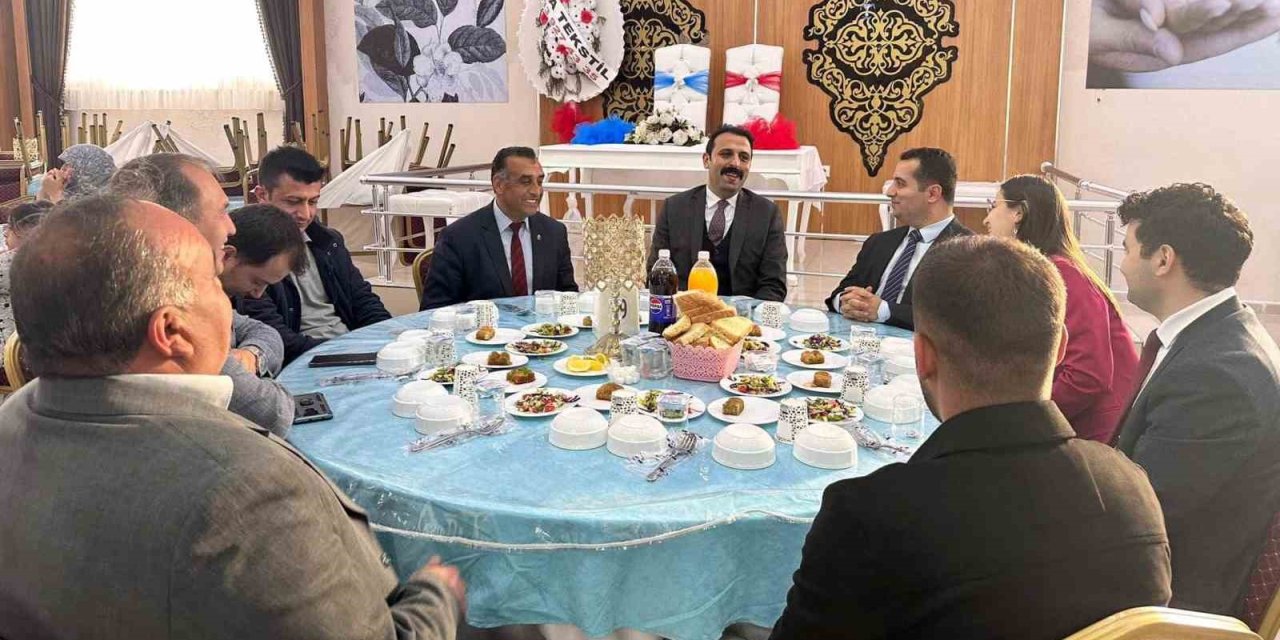 Altıntaş Kaymakamı Bozoğlan’a Veda Yemeği