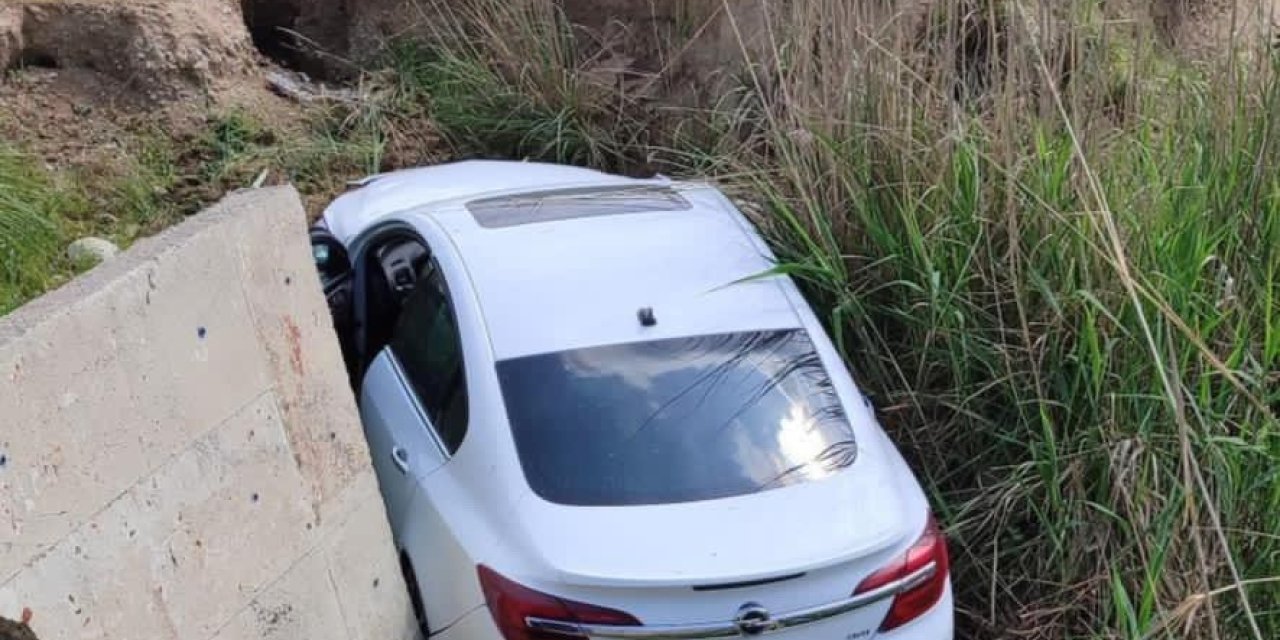 Batman’da Direksiyon Hakimiyetini Kaybeden Sürücü Şarampole Yuvarlandı