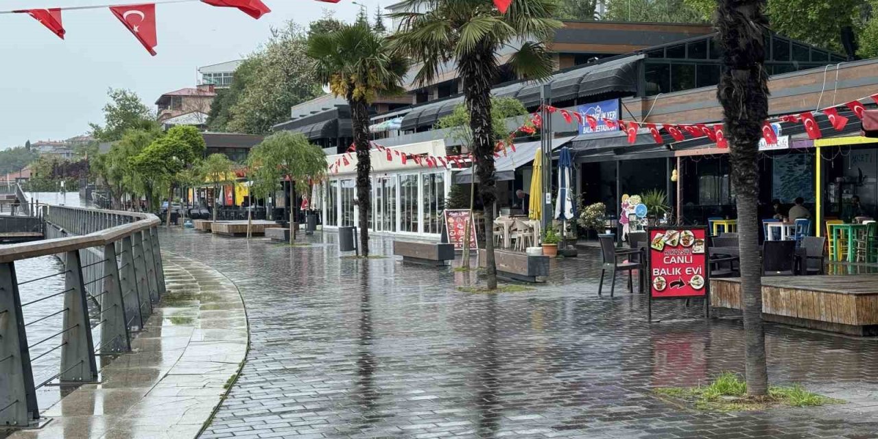 Sahiller Boş Kaldı