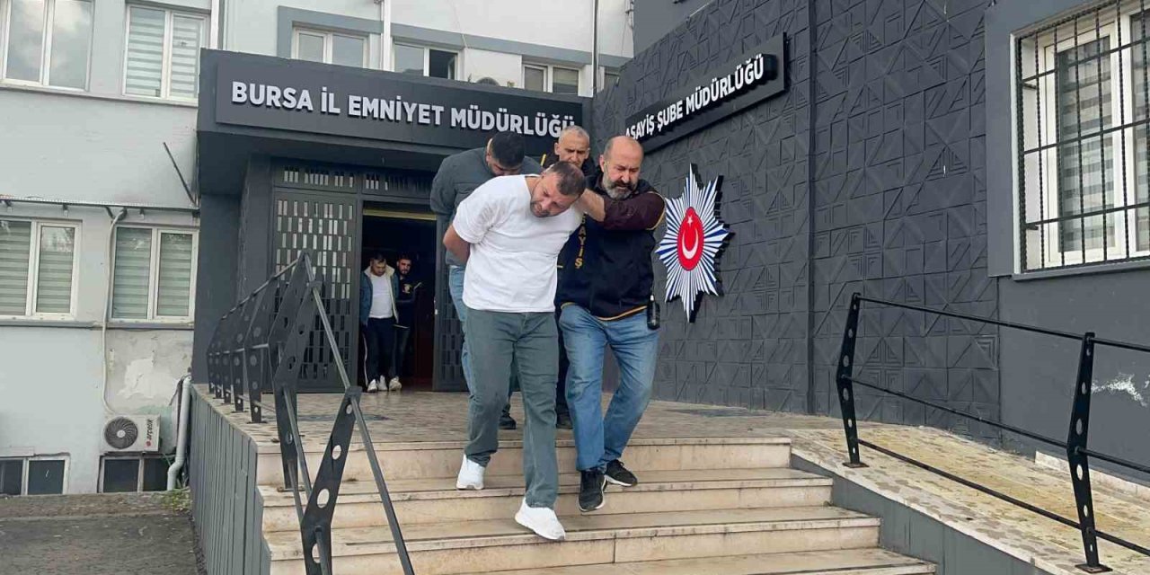 Bursa’da Silahlı Kavganın Sebebi Ortaya Çıktı...6 Şüpheli 4 Silahla Yakalandı