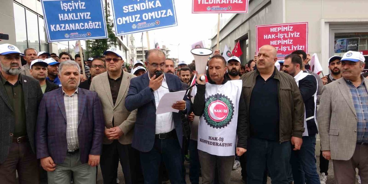 İpekyolu Belediyesinin 185 İşçinin İşine Son Vermesi Protesto Edildi