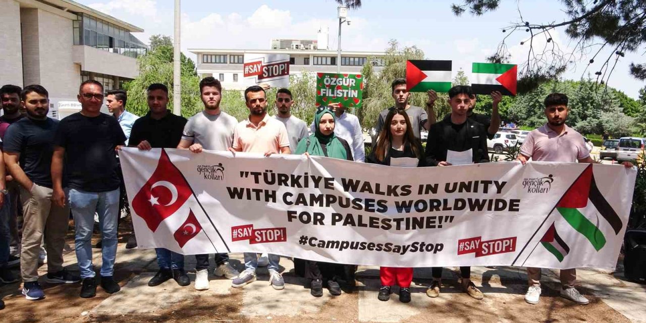 Meü’de Bir Grup Öğrenci, İsrail’in Gazze’ye Yönelik Saldırılarını Protesto Etti