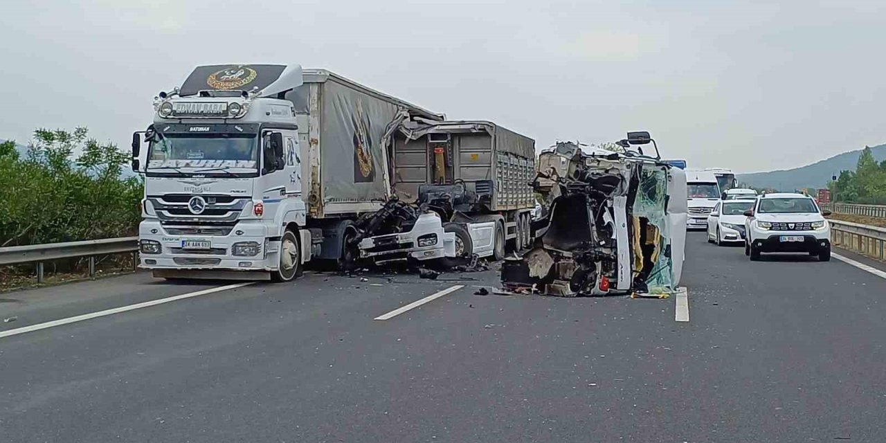 Kazada Tırın Kupası Yola Düştü: 1 Yaralı