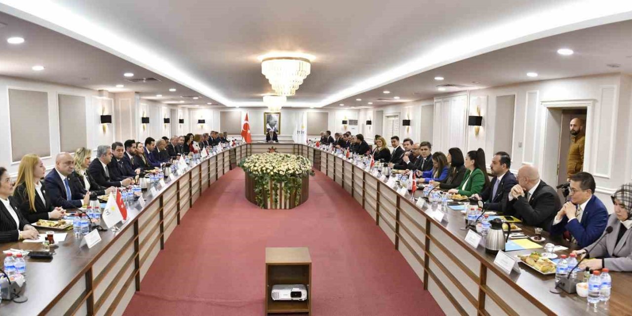 İyi Parti Lideri Dervişoğlu Başkanlığında İlk Gik Toplantısı Başladı