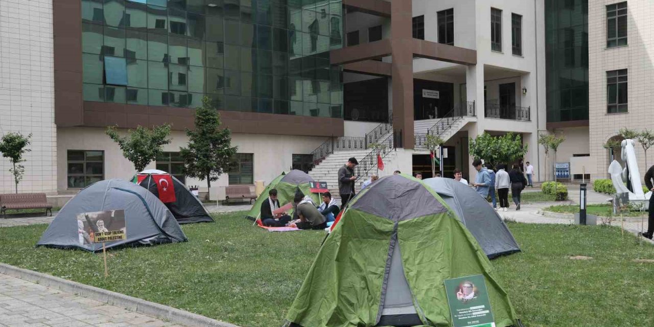 Btü’lü Öğrenciler Filistin İçin Çadır Nöbetinde