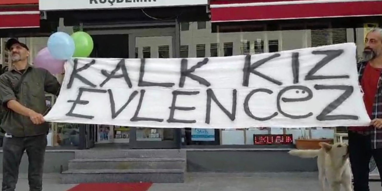 Lösemi Tedavisi Gören Genç Kıza Hastanede Evlilik Teklifi