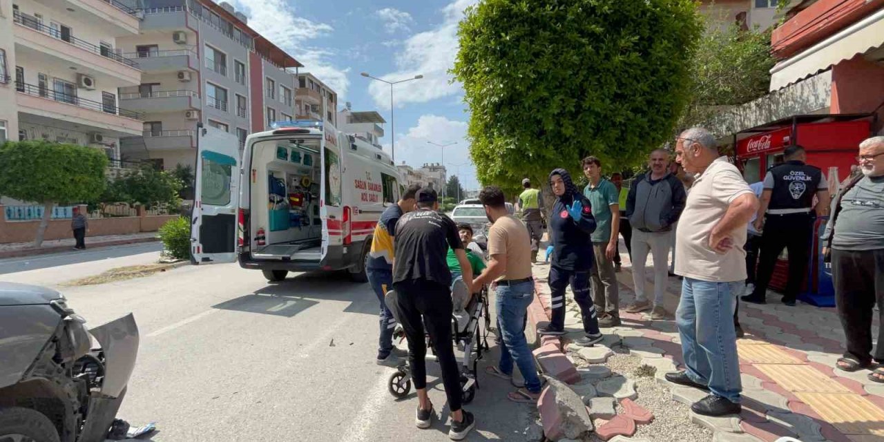 Hatay’da Otomobille Motosiklet Çarpıştı: 1 Yaralı
