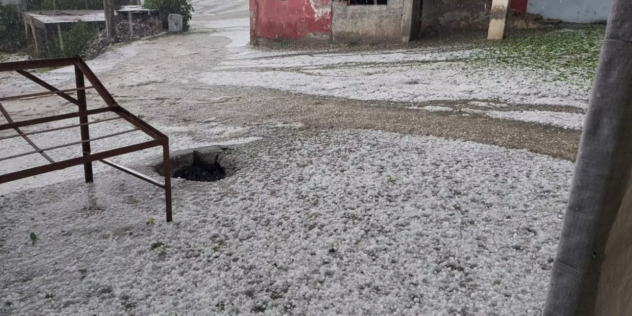 Siirt’te Ceviz Büyüklüğünde Dolu Yağdı