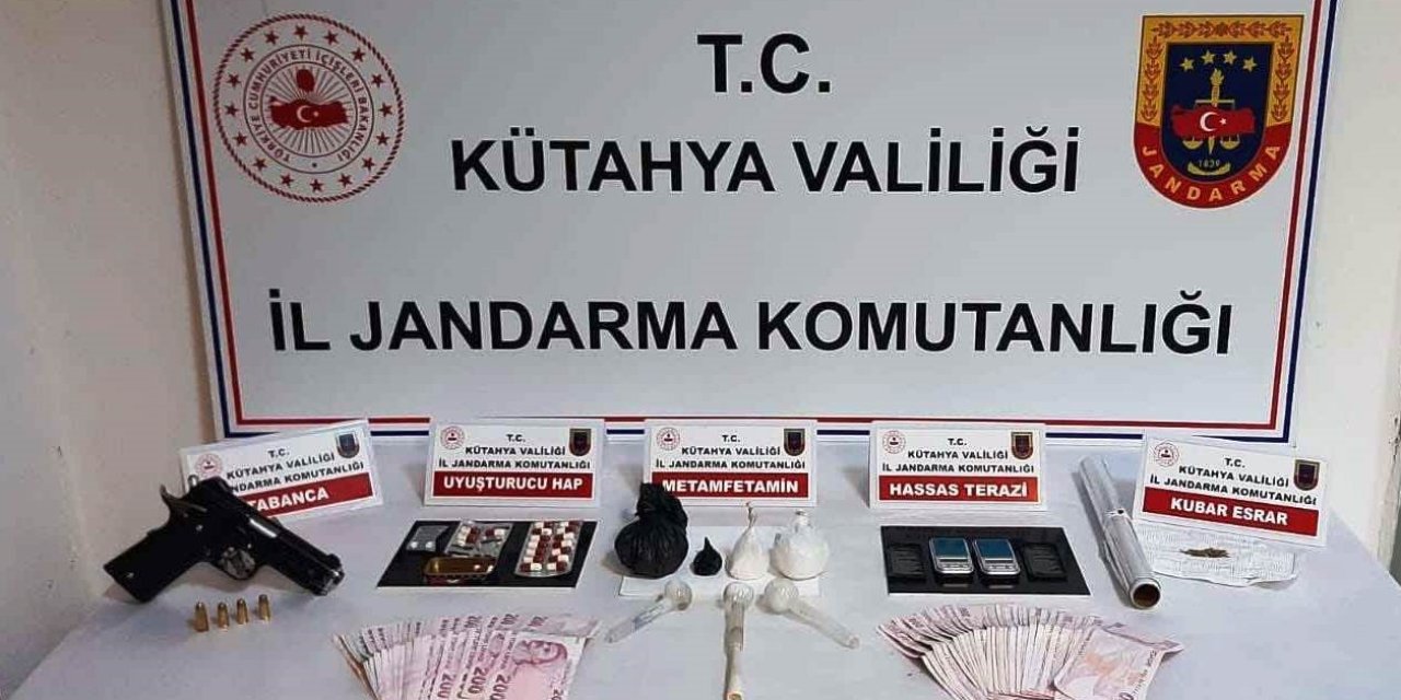 Kütahya’da Jandarmadan Uyuşturucu Operasyonu: 5 Kişi Tutuklandı