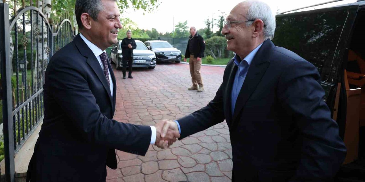 Chp Genel Başkanı Özel, Kılıçdaroğlu İle Bir Araya Geldi