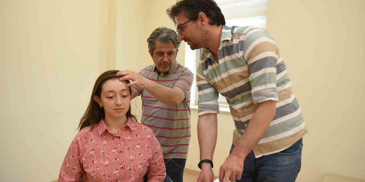 Nörolojik Hastalıkları Elektrik Uyarısıyla Tedavi Eden Cihaz Geliştirildi