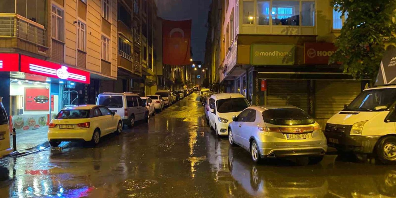 Esenler’de Cadde Ortasında Tekme Tokat Kavga: 1 Yaralı