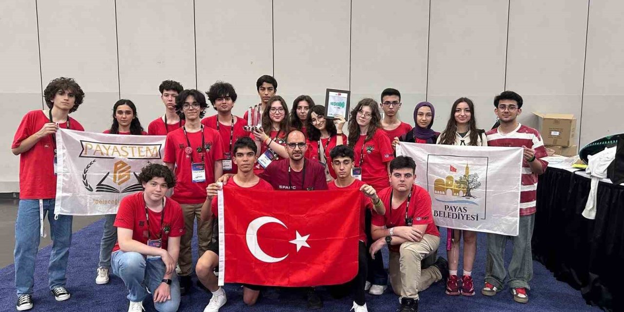 Depremzede Öğrenciler, Geliştirdikleri Projeyle Amerika’dan Birincilikle Döndüler