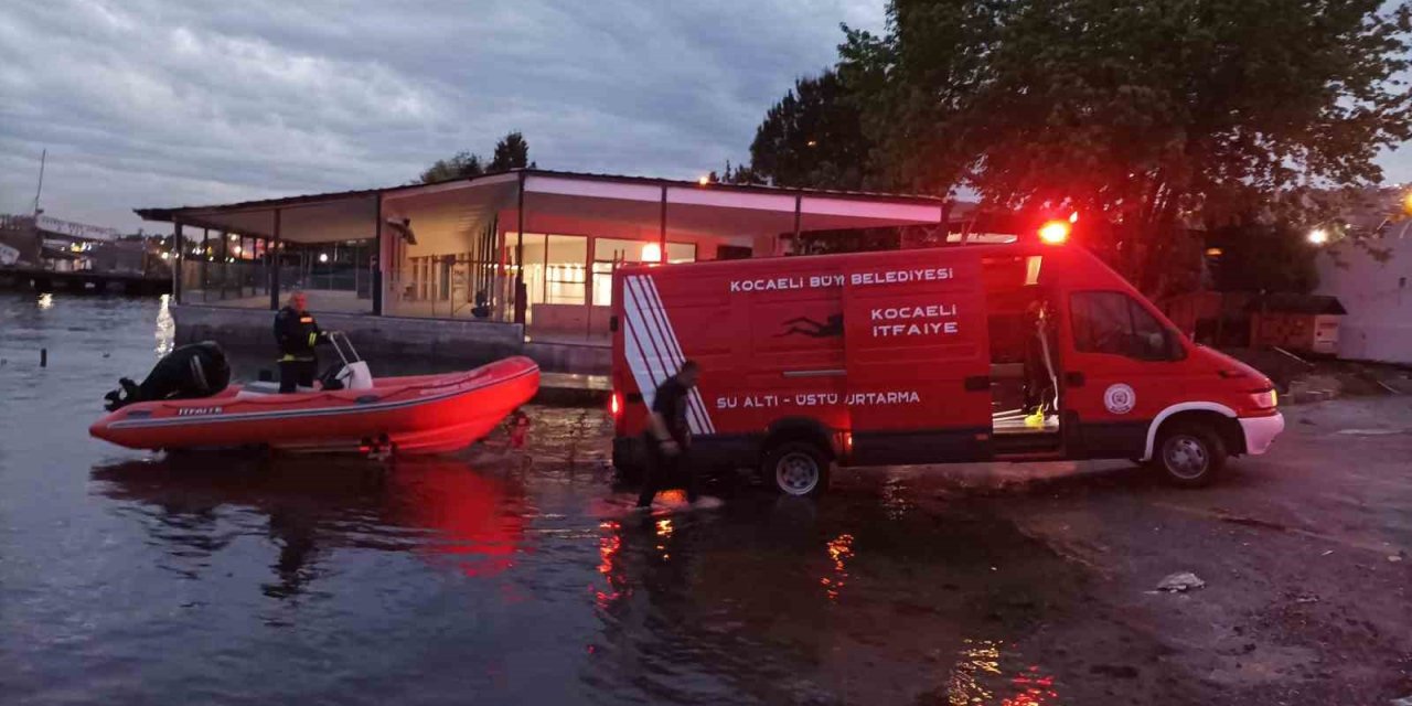 Balık Tutmak İçin Açıldıkları Denizde Mahsur Kalanlar Kurtarıldı
