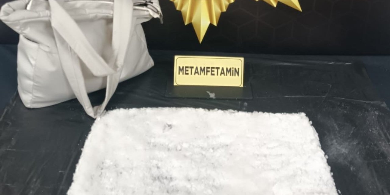 Yolcu Otobüsünde 1 Kilogram Metamfetamin Ele Geçirildi