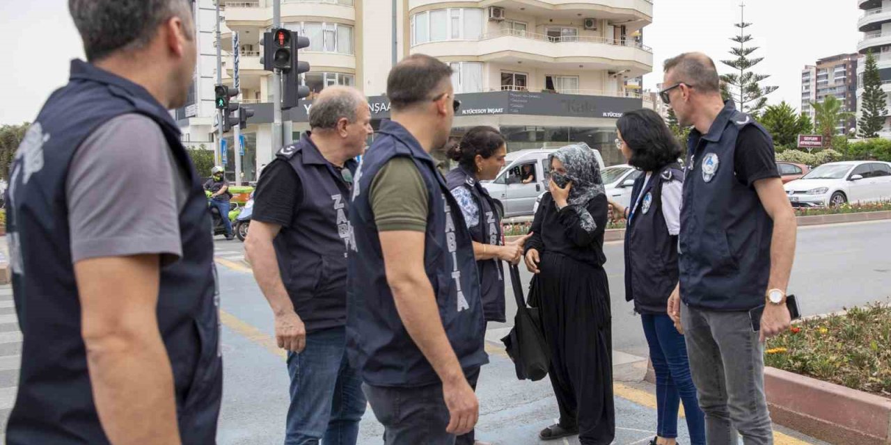 Mersin’de Zabıta Ekiplerinden Dilencilere Operasyon