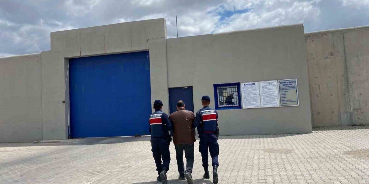 4 Yıl 6 Ay Hapis Cezası İle Aranan Şahsı Jandarma Yakaladı