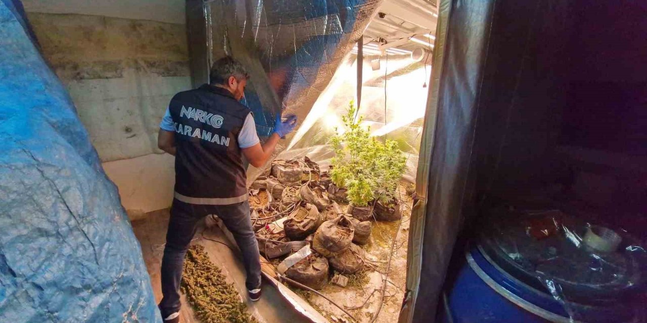Karaman’da İş Yerine Kurdukları Gizli Odada Kenevir Yetiştiren 2 Kişi Tutuklandı